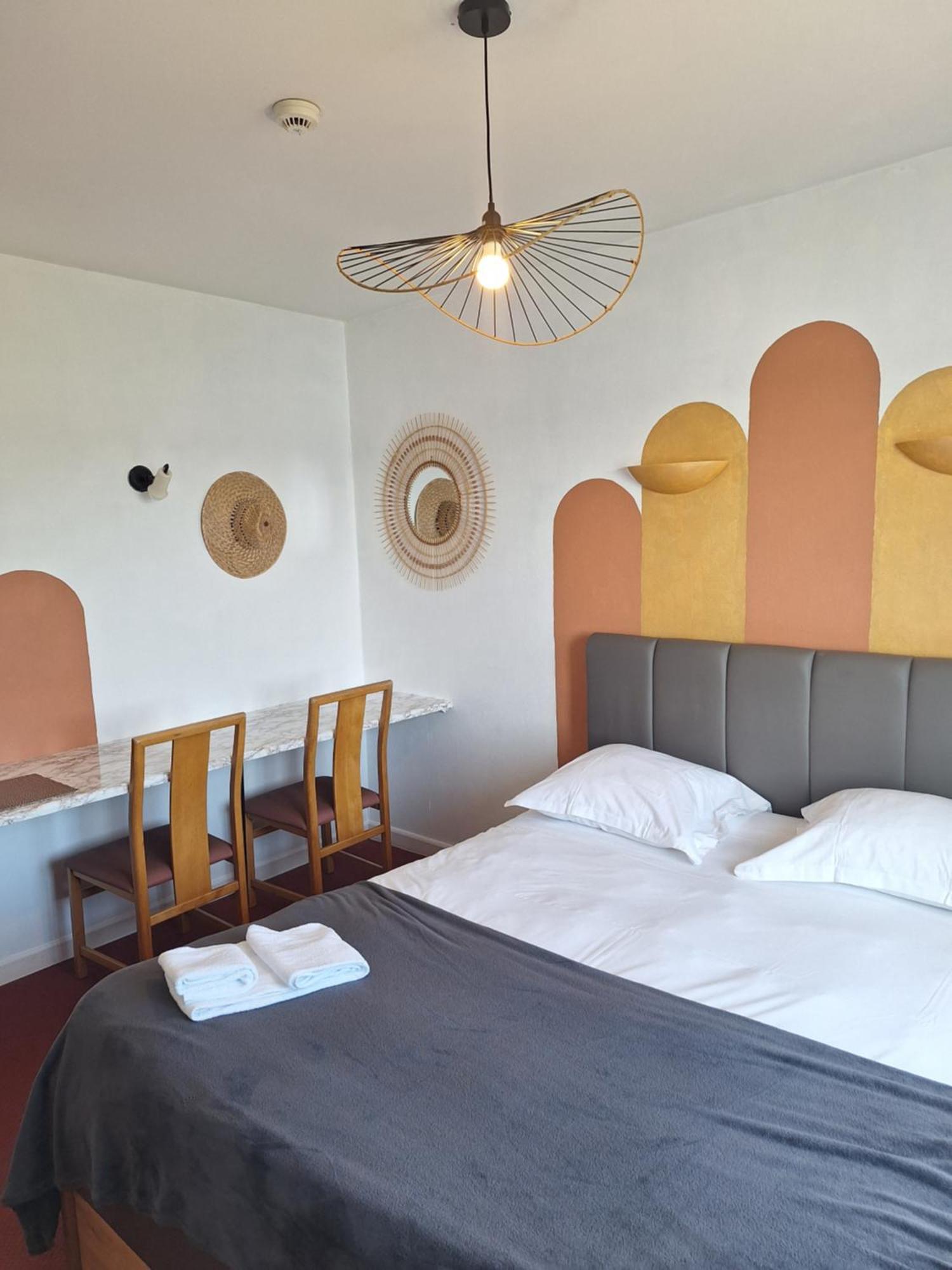 Hotel Restaurant Du Lac Комбур Екстер'єр фото