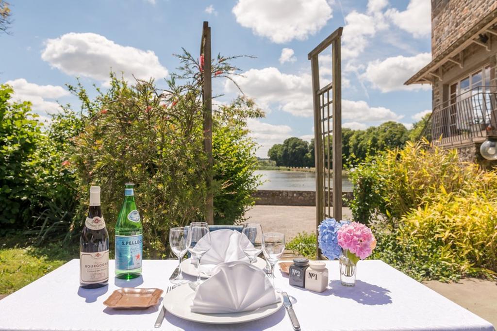 Hotel Restaurant Du Lac Комбур Екстер'єр фото